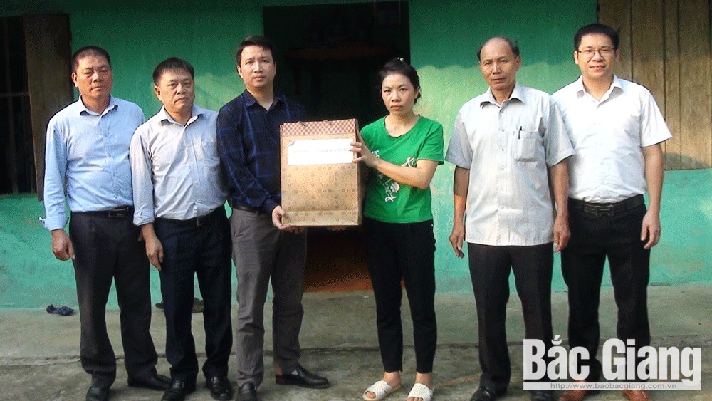 Thăm, tặng quà gia đình có nạn nhân tử vong do tai nạn Link Đăng Nhập Nhà Cái MB66 Top #1 Việt Nam ở Yên Thế