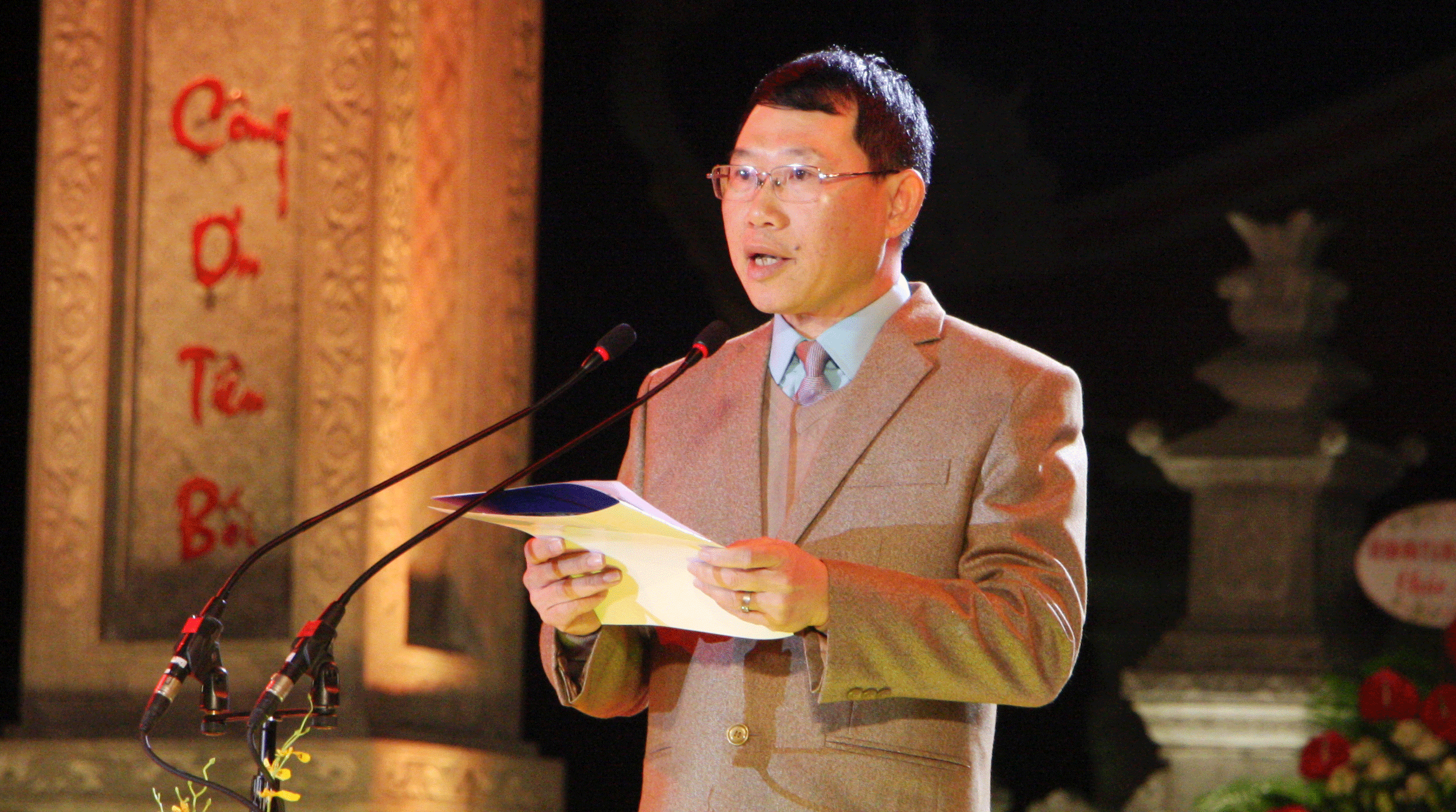 Phấn đấu làm cho văn hóa Bắc Giang ngày càng tỏa sáng, quê hương Bắc Giang ngày càng giàu đẹp