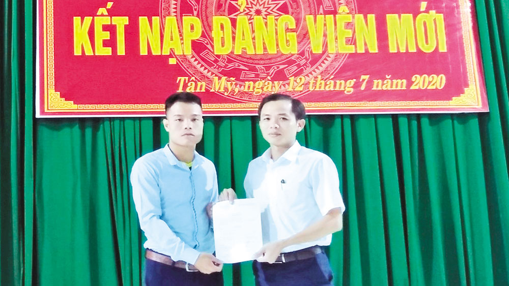 Bắc Giang phát triển đảng viên vượt mục tiêu đề ra: Thêm nguồn sinh lực mới