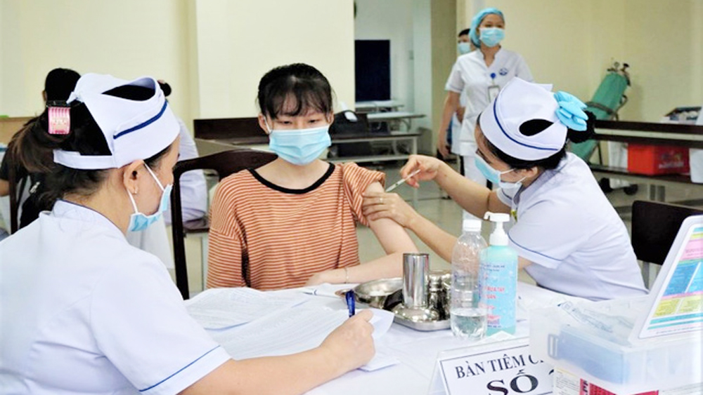 Tăng cường tiêm vắc-xin Covid-19 và phòng, chống dịch bệnh truyền nhiễm