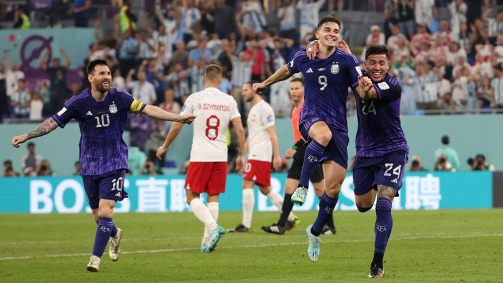 Quật ngã Ba Lan 2-0, Argentina hiên ngang vào vòng 1/8