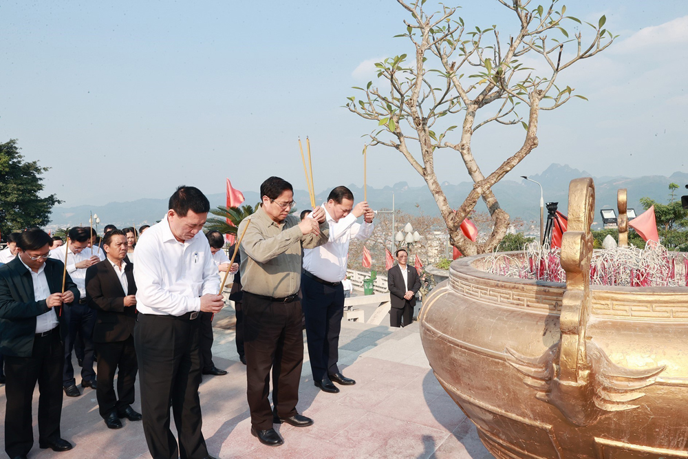 {keywords} {keywords}