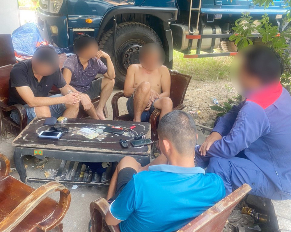 {keywords} {keywords}