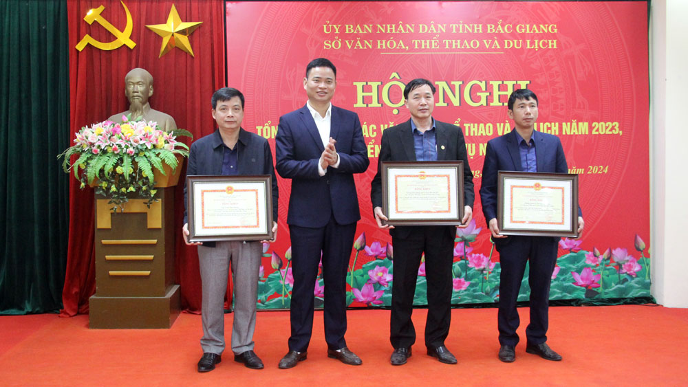 Phấn đấu năm 2024 đón khoảng 2,5 triệu lượt khách Trung tâm chăm sóc khách hàng MB66 đến Bắc Giang