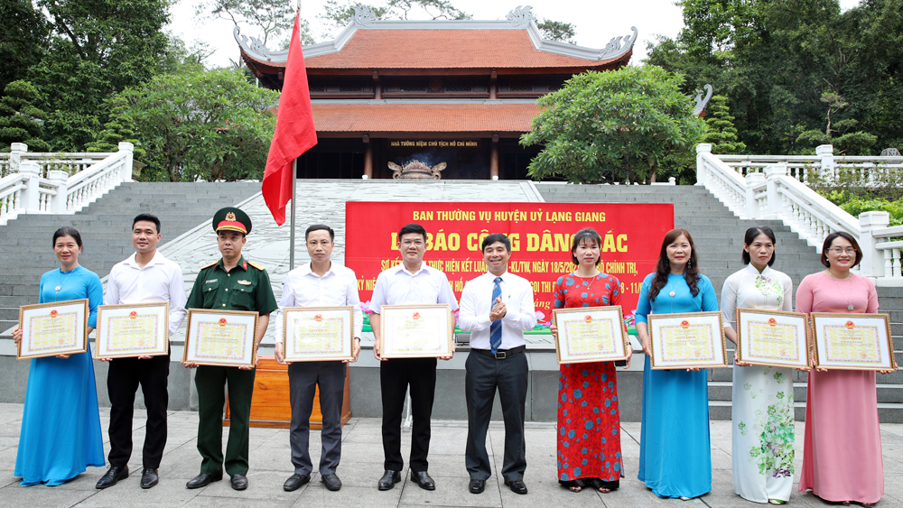 Lạng Giang: Khuyến mãi Mocbai điển hình, thực hiện nghìn việc tốt
