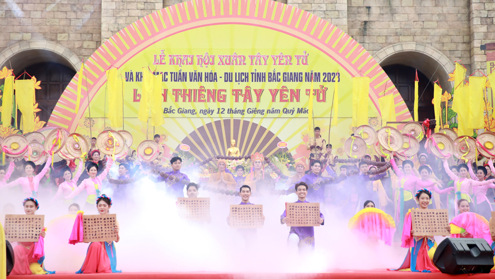 Chương trình nghệ thuật “Linh thiêng Tây Yên Tử” tại Tuần Văn hóa - Trung tâm chăm sóc khách hàng MB66 tỉnh Bắc Giang năm 2024