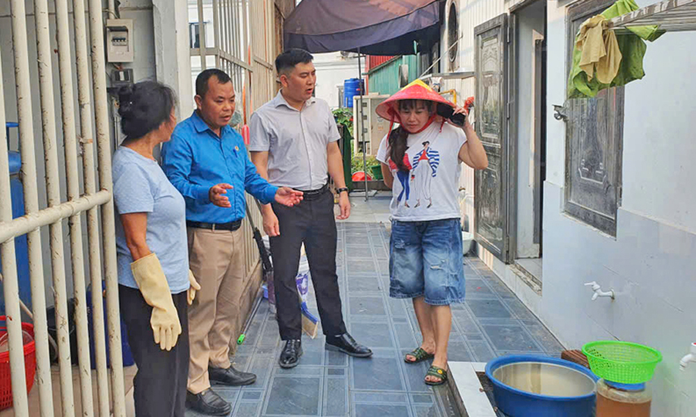 Phường Nếnh quyết liệt mở lối cho khoảng không bị “khóa kín” phía sau hai dãy nhà