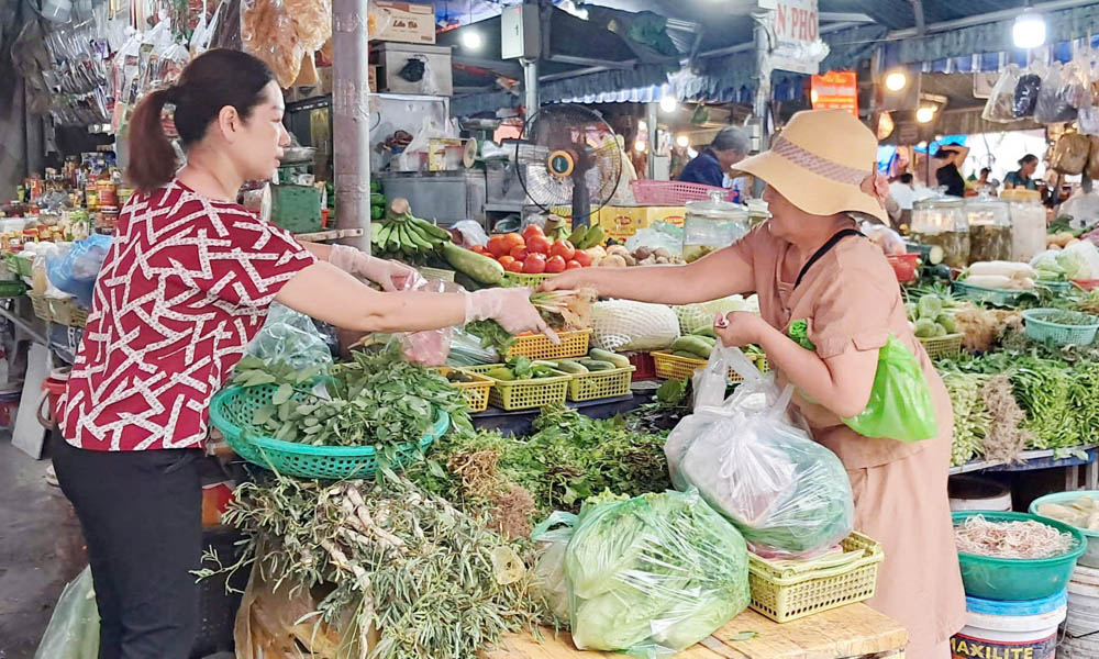 Thực phẩm giải nhiệt đắt khách mùa nắng nóng