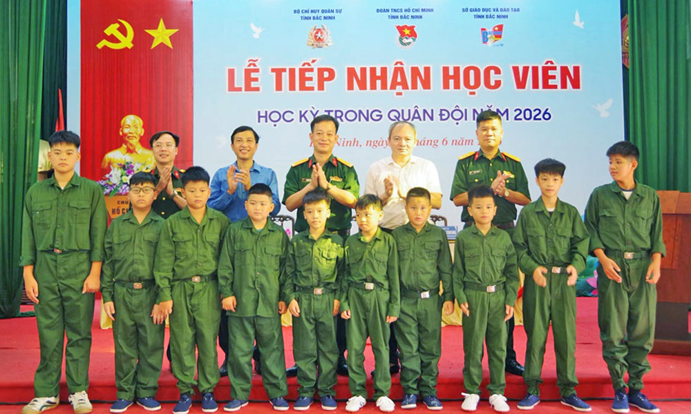 Hơn 100 chiến sĩ nhí tham gia “Học kỳ trong quân đội”