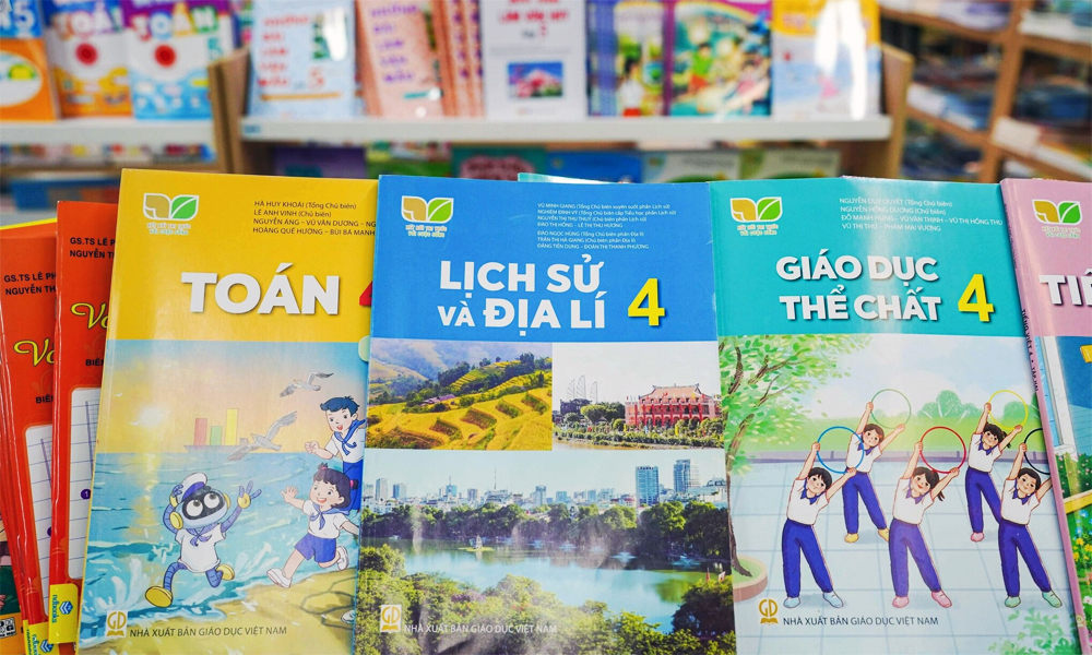 Những địa phương đầu tiên miễn phí sách giáo khoa