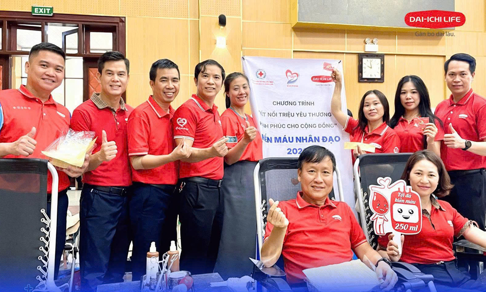 Hơn 400 tình nguyện viên Dai-ichi Life Việt Nam hiến máu nhân đạo tại Bắc Ninh