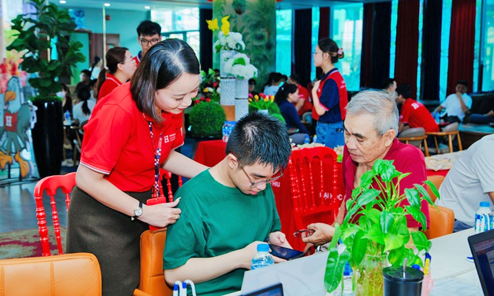 Dự báo điểm chuẩn đại học 2026: Khối kinh tế giảm nhẹ, y dược đi ngược xu hướng