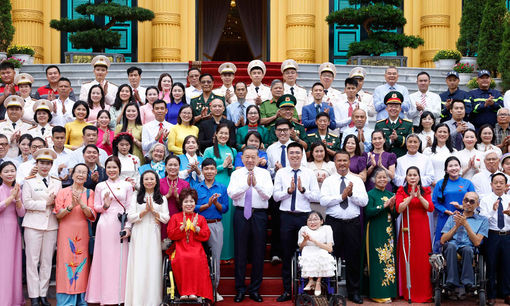 Every act of kindness embodies patriotic emulation: Top leader