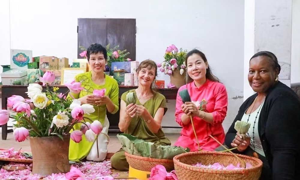 Hanoi ranked world's second friendliest city for services