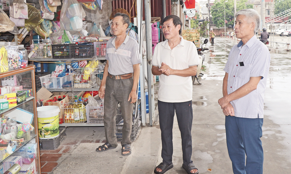 Bí thư chi bộ trách nhiệm, gần dân 