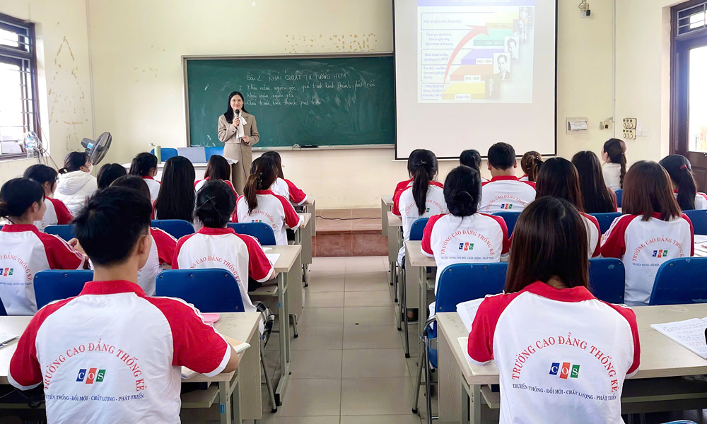 Trường Cao đẳng Thống kê: Gắn việc học và làm theo Bác với Khuyến mãi Mocbai văn hóa học đường