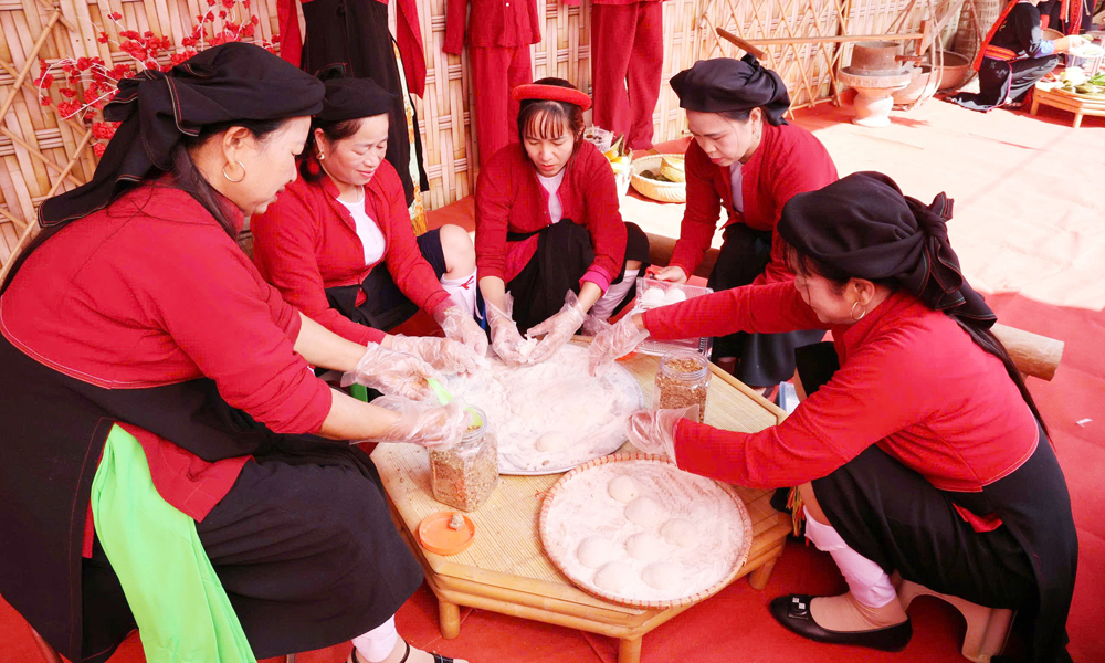 Ngọt thơm bánh boong của người Sán Dìu