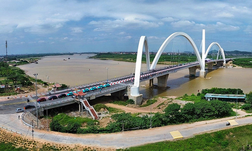 Trầm tích bên dòng sông Đuống