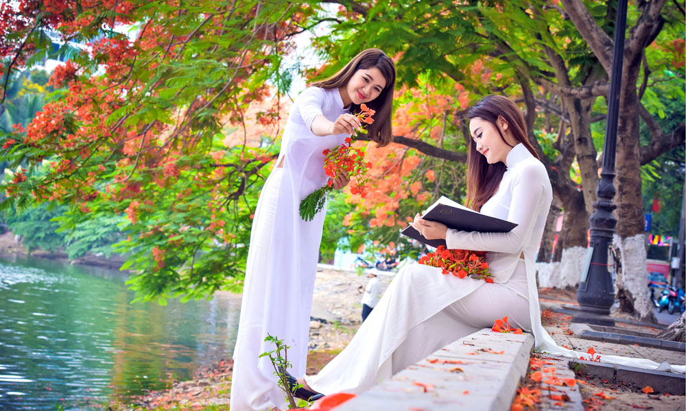 Giai điệu tháng Năm