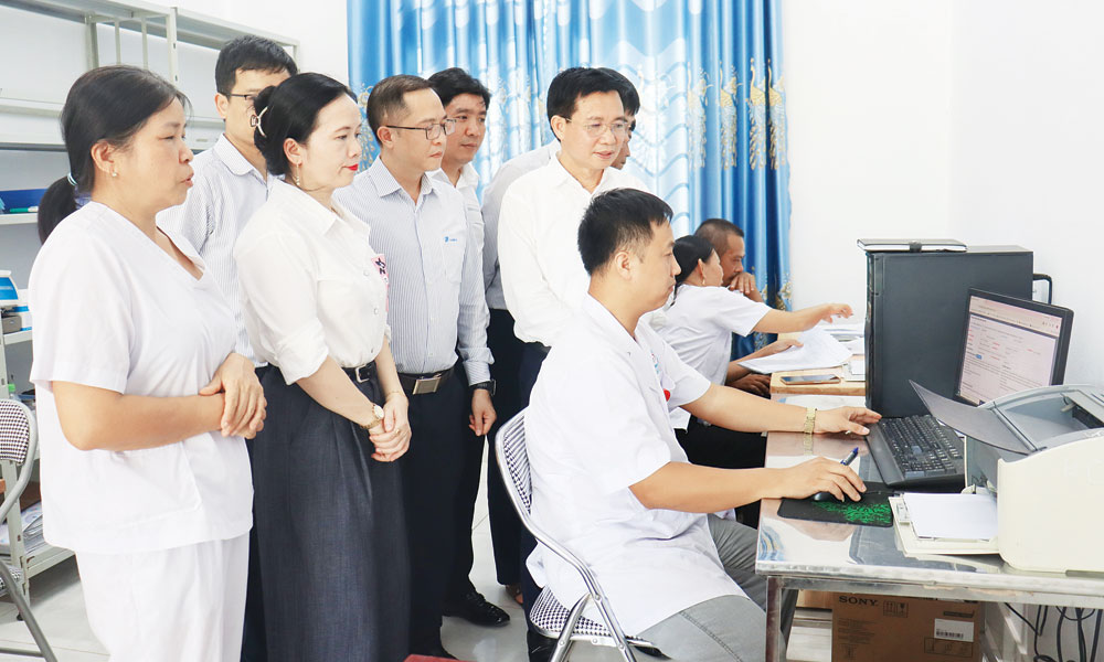 Trạm y tế vùng cao: Nỗ lực cán đích thực hiện bệnh án điện tử