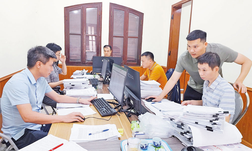 Lặng thầm "mở lối" đường băng