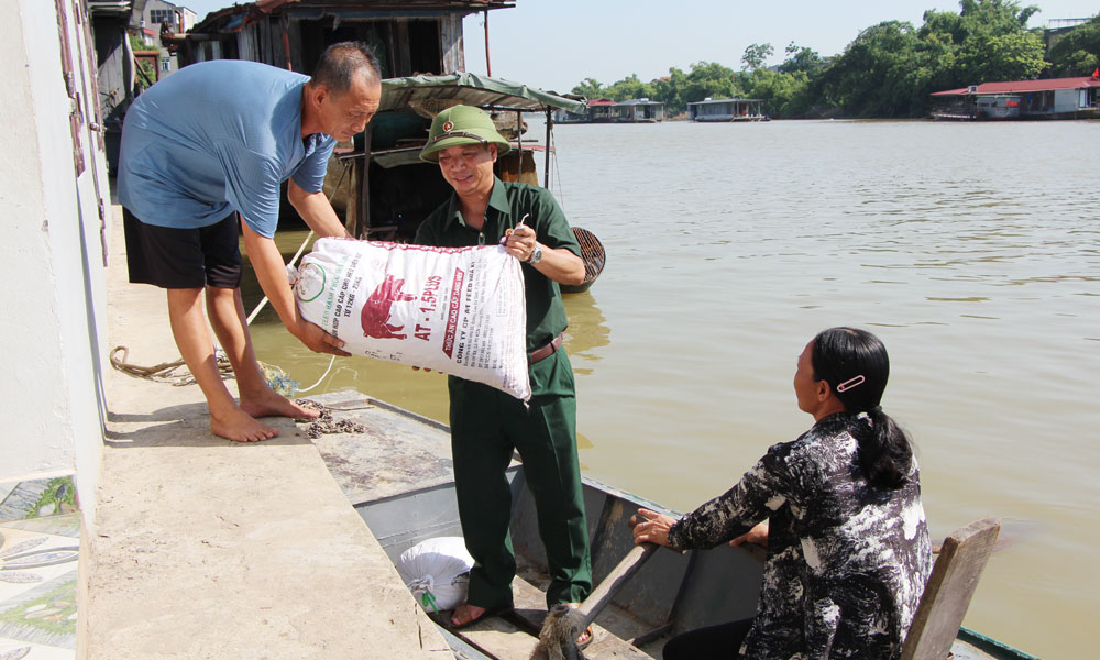 Trao sinh kế, bắc nhịp cầu yêu thương