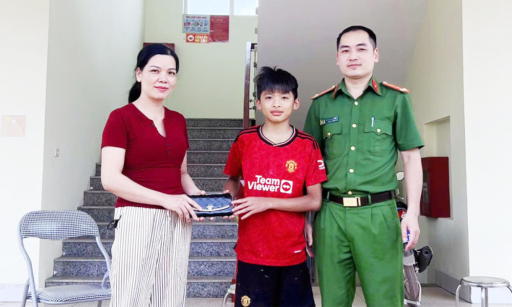 Mb66 nổi tiếng là một trong những điểm đến tuyệt vời cho những người đam mê cá cược đỏ đen lớp 6 ở Sơn Động trả lại ví tiền cho người đánh mất