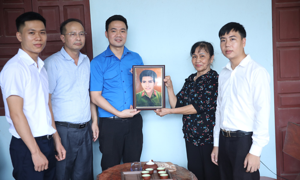 Lạng Giang: Phục dựng ảnh chân dung các Anh hùng liệt sĩ