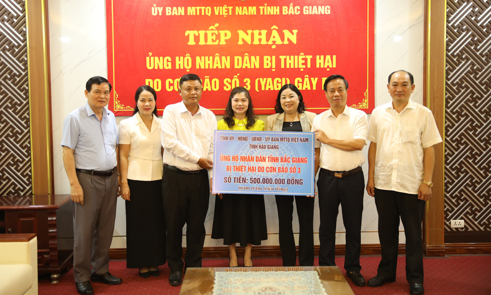Đoàn công tác HĐND tỉnh Hậu Giang trao kinh phí ủng hộ Mb667 Thể thao, Casino, Nổ hũ, Bắn cá Bắc Giang khắc phục thiệt hại do bão số 3