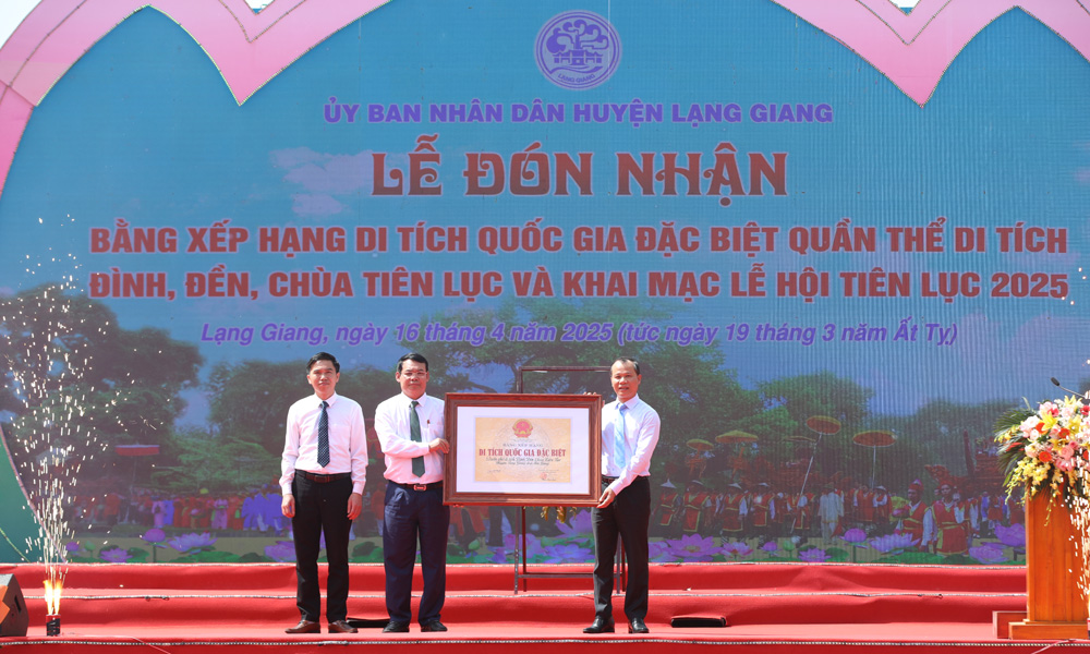 Đón nhận Bằng xếp hạng di tích quốc gia đặc biệt đối với quần thể di tích đình, đền, chùa Tiên Lục
