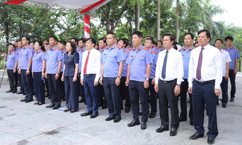 Bắc Ninh: Dâng hương tưởng nhớ đồng chí Hoàng Quốc Việt