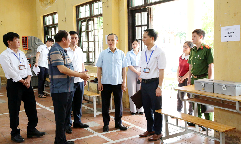 Bắc NInh: Phó Chủ tịch Thường trực UBND tỉnh Mai Sơn kiểm tra công tác chuẩn bị thi tốt nghiệp trung học phổ thông