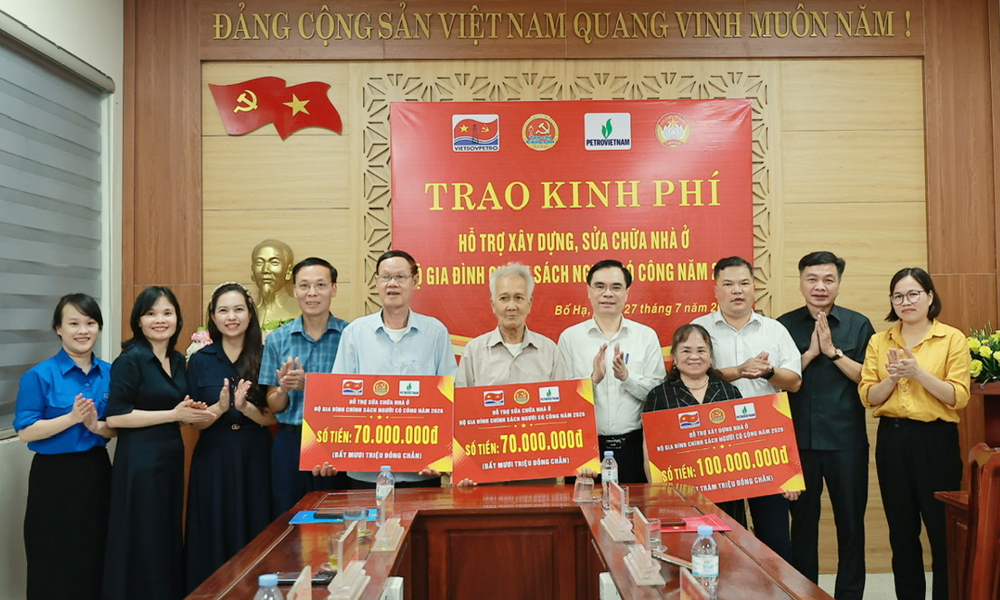 Tạp chí Cộng sản vận động hỗ trợ sửa chữa, xây mới nhà ở cho 3 gia đình chính sách, người có công tại xã Bố Hạ