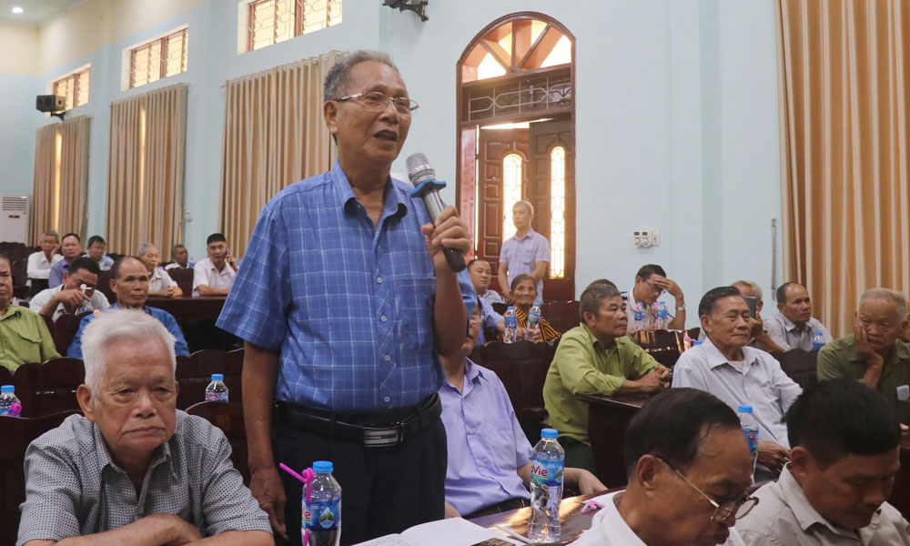 Bí thư Huyện ủy Sơn Động đối thoại với người có uy tín trong đồng bào dân tộc thiểu số