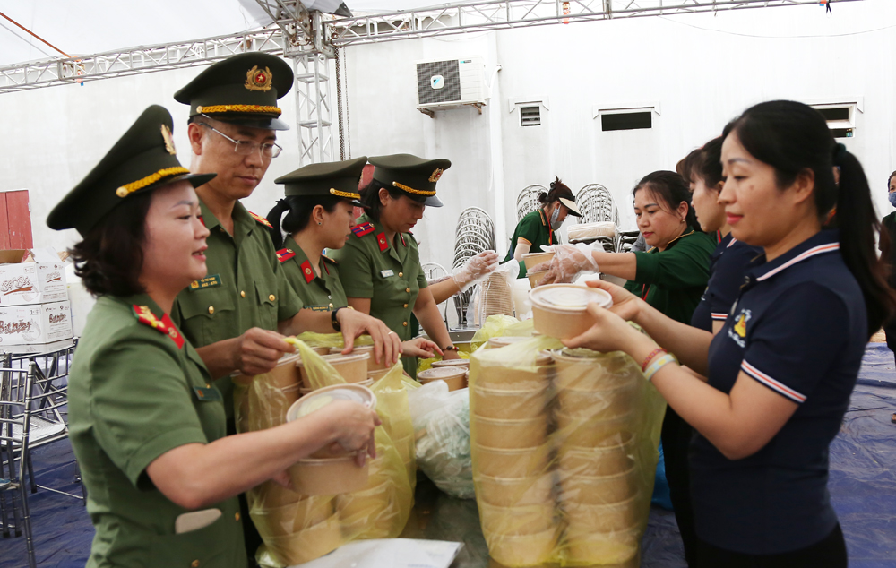 Bảo đảm an toàn lễ cung rước và tôn trí Xá lợi Phật tại chùa Phúc Sơn