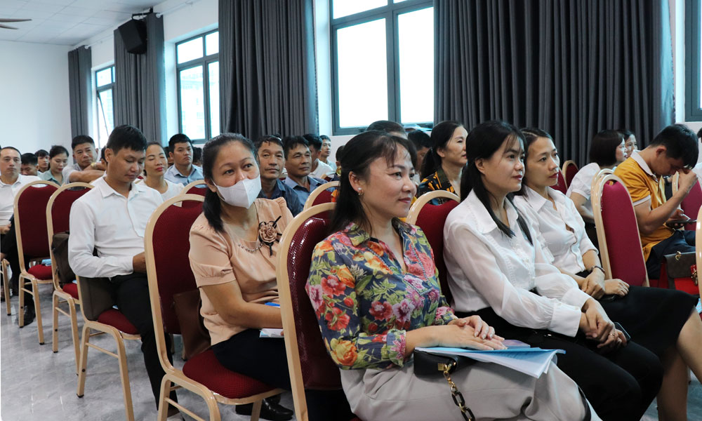 Nâng cao kiến thức cho cán bộ thông tin cơ sở