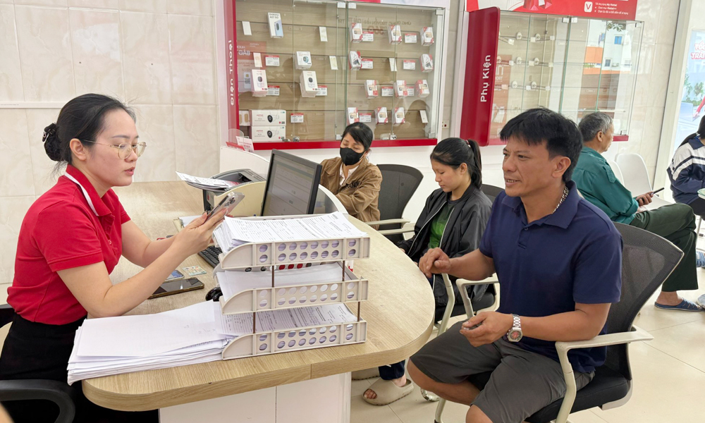 Bắc Ninh: Nhà mạng hỗ trợ khách hàng xác thực thông tin thuê bao khi bị khóa 1 chiều