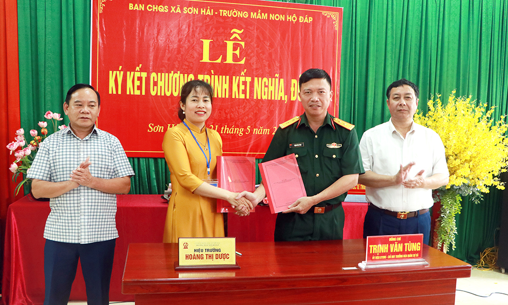 Ban Chỉ huy quân sự xã Sơn Hải ký kết quy chế kết nghĩa 