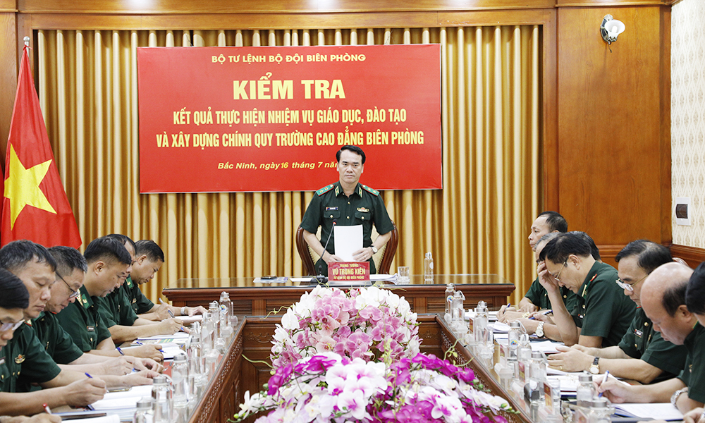 Trung tướng Vũ Trung Kiên kiểm tra công tác Mb6623 Thể Thao, Bóng Đá, Casino, Nổ Hũ, Xổ Số, đào tạo tại Trường Cao đẳng Biên phòng