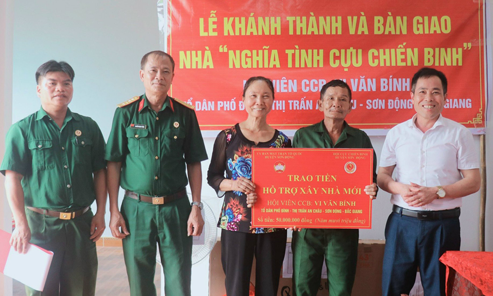 Sơn Động: Khánh thành nhà “Nghĩa tình cựu chiến binh” tặng hội viên Vi Văn Bính
