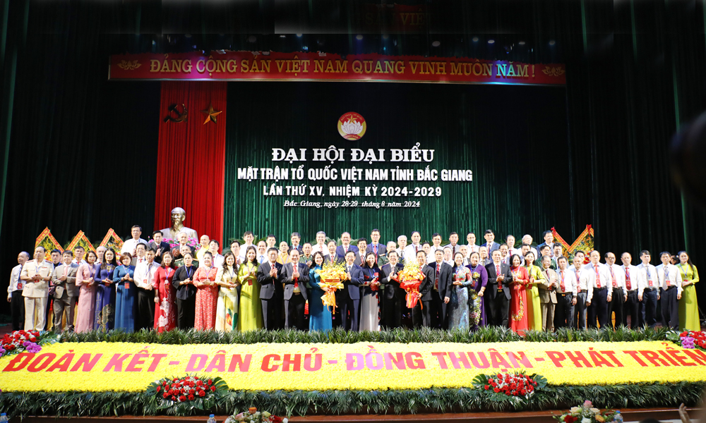 Đồng chí Đinh Đức Cảnh được hiệp thương cử giữ chức Chủ tịch Ủy ban MTTQ Việt Nam tỉnh Bắc Giang khóa mới