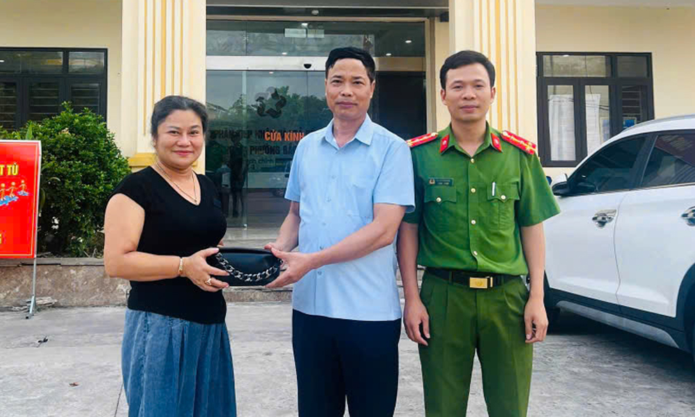 Bắc Ninh: Tổ trưởng Tổ bảo vệ an ninh, trật tự trả lại 50 triệu đồng cho người đánh rơi
