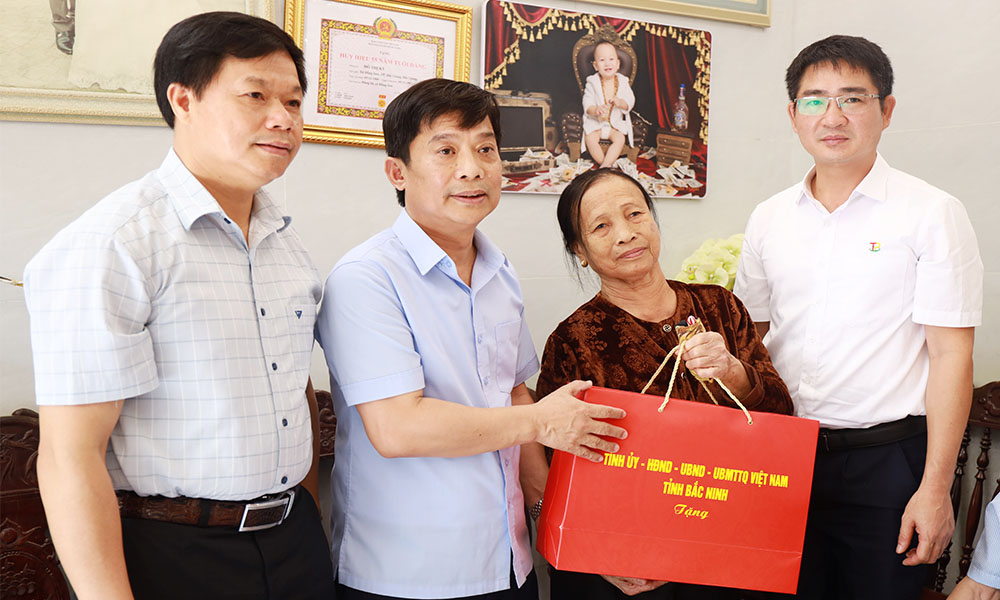  Link Vào Mb66 Bản Cao Cấp Mocbai DK Nhận 66K: Phó Chủ tịch HĐND tỉnh Nguyễn Anh Tuấn thăm, tặng quà người có công phường Tiền Phong