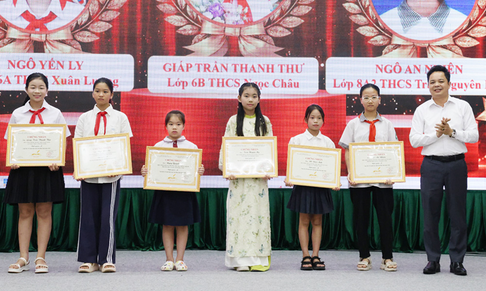 Bắc Ninh: Trao 6 giải Nhất cá nhân thi vẽ tranh theo sách