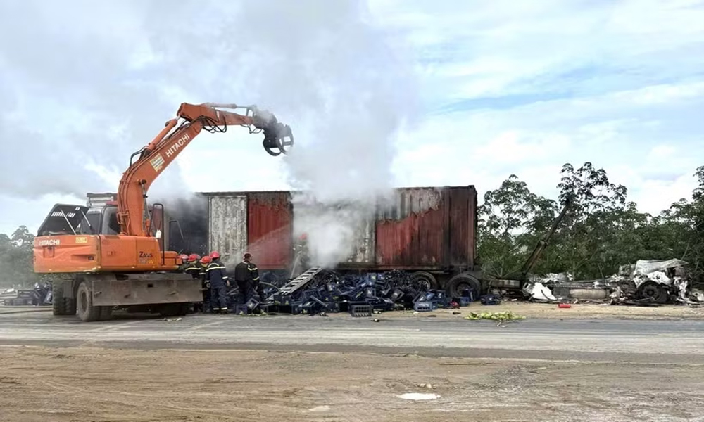 Đắk Lắk: Cháy xe đầu kéo, thiệt hại lớn về tài sản