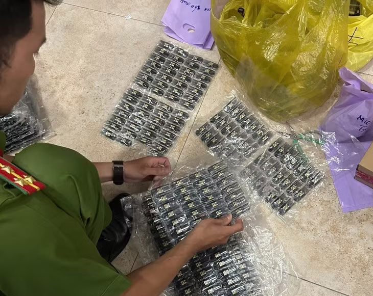Thành phố Hồ Chí Minh: Khởi tố các đối tượng mua bán thuốc lá điện tử chứa ma túy