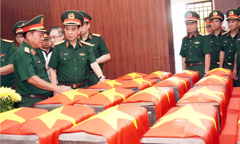 Đại tướng Phan Văn Giang kiểm tra công tác tìm kiếm hài cốt liệt sỹ