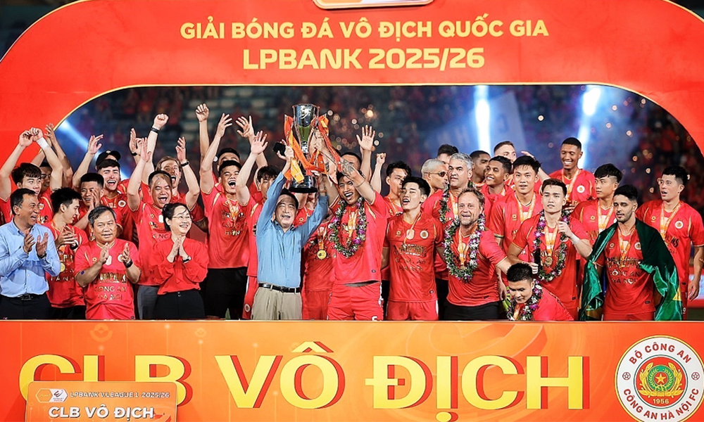Công an Hà Nội vô địch V-League, cuộc đua trụ hạng tiếp tục nóng