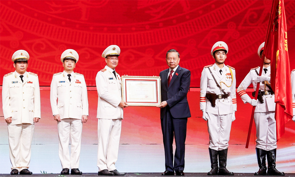 Tổng Bí thư, Chủ tịch nước Tô Lâm : Bảo vệ an ninh theo nguyên tắc "phát triển đến đâu, an ninh đến đó"