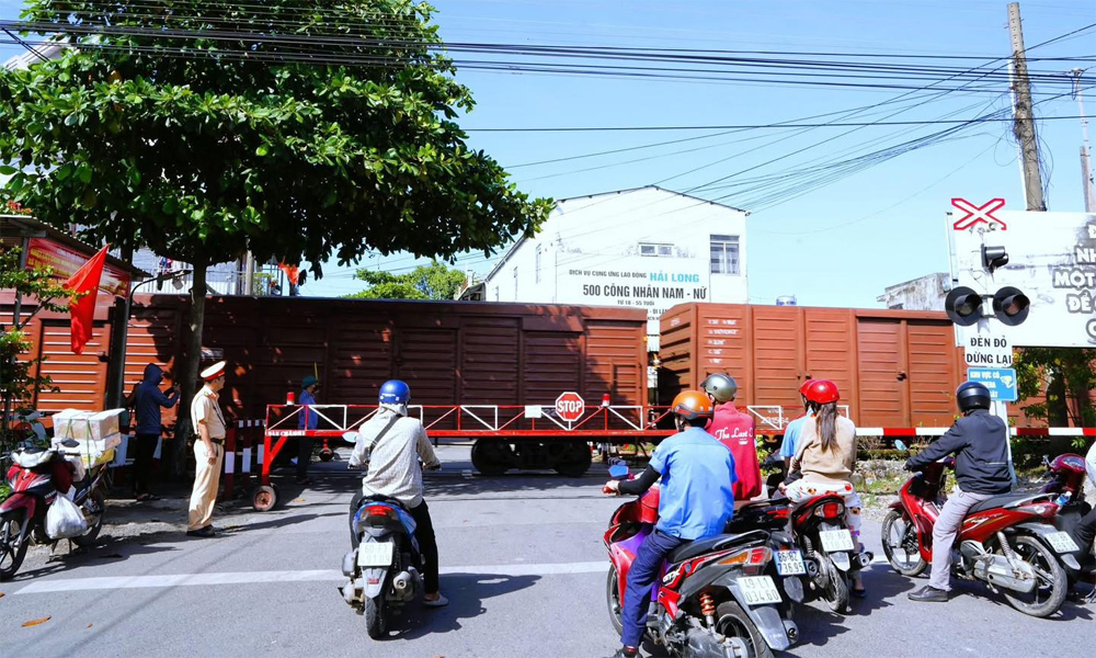 Triển khai hệ thống camera giám sát 24/24 tại các đường ngang đường sắt